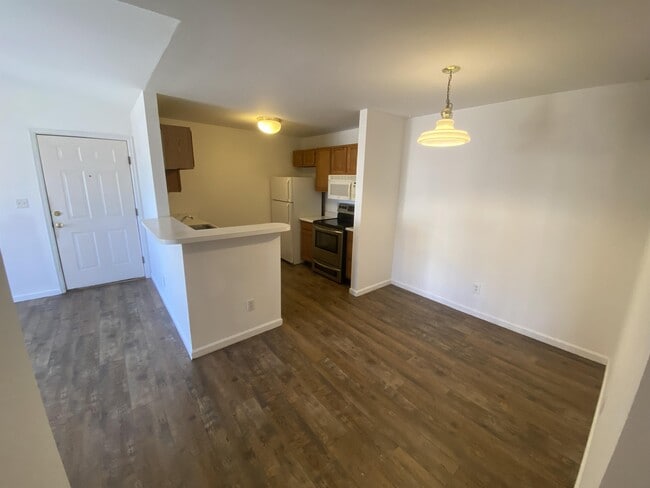 Building Photo - 2820 17th Ave