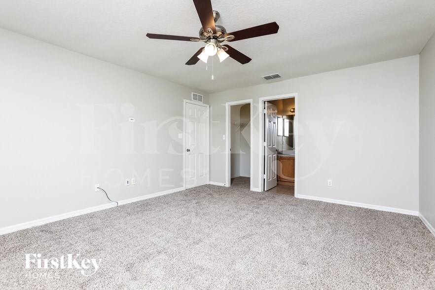 Building Photo - 1683 Christopher St