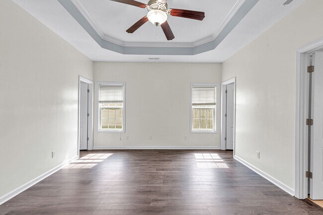 Building Photo - 402 Derrick Dr