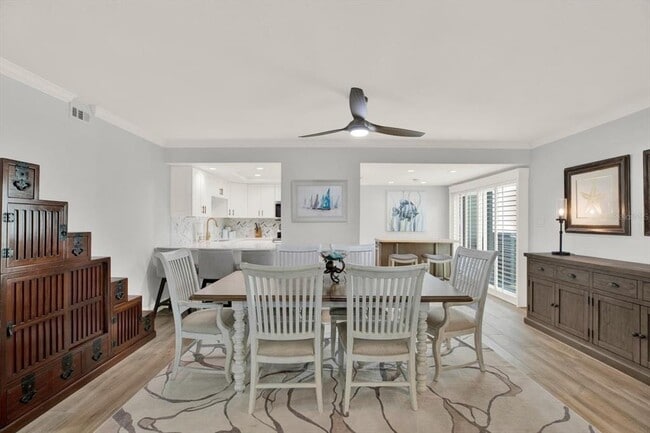 Building Photo - 7530 Sunshine Skyway Ln S