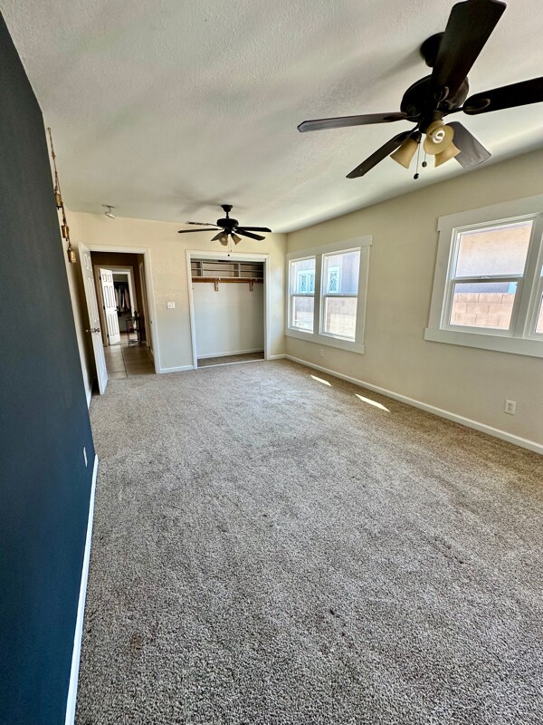 Building Photo - 1421 E Olive Ave