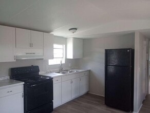 Building Photo - 675 Airport Rd