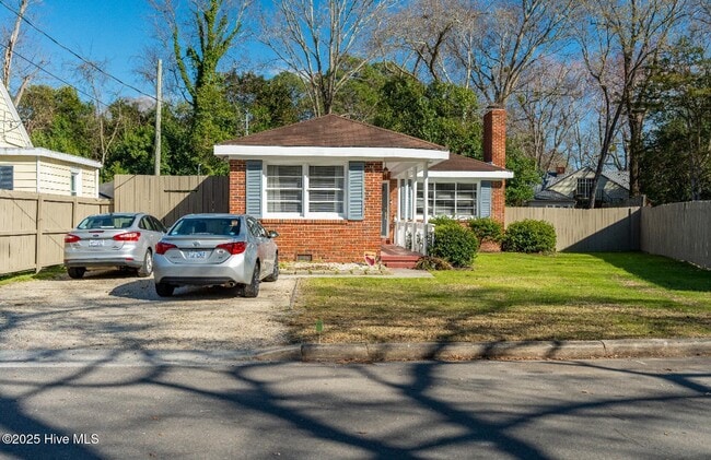 Building Photo - 112 Park Dr