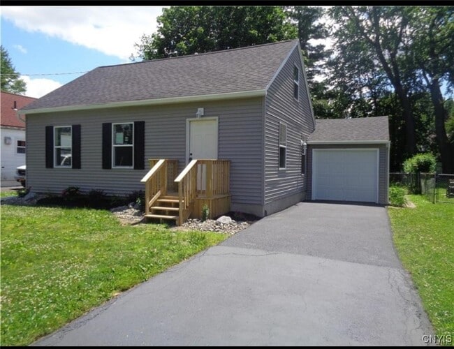 Primary Photo - 303 Kirsch Dr