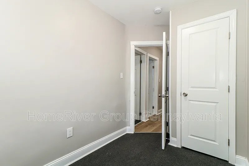 Building Photo - 2547 S Robinson St