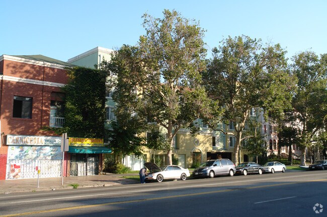 Building Photo - Sycamore Village