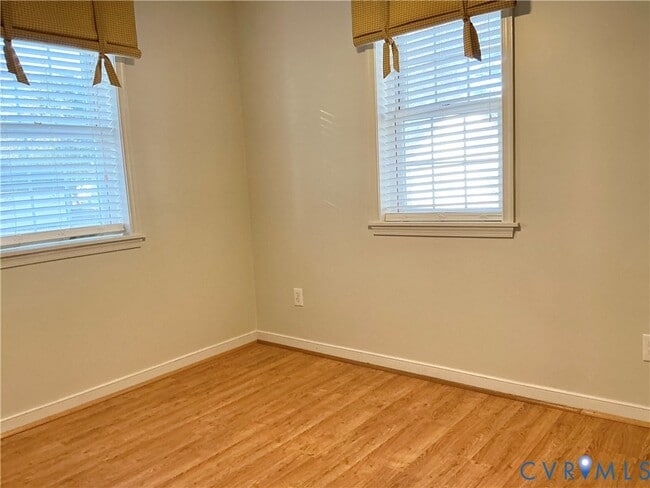 Building Photo - 36 Riverview Dr