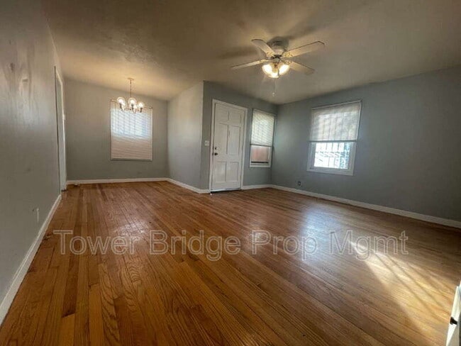 Building Photo - 2871 32nd Ave