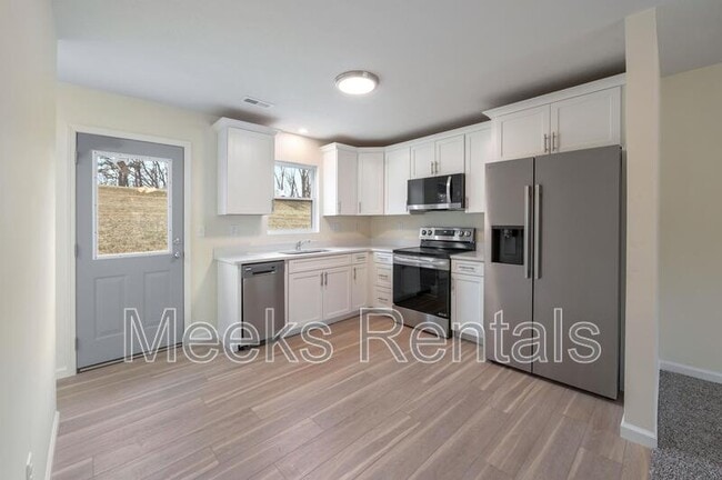 Building Photo - 23 Cottage Ln