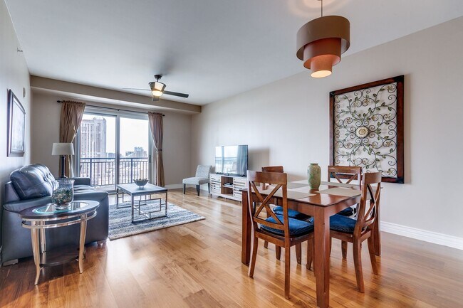 Building Photo - GORGEOUS FURNISHED CONDOMINIUM WITH GREAT ...