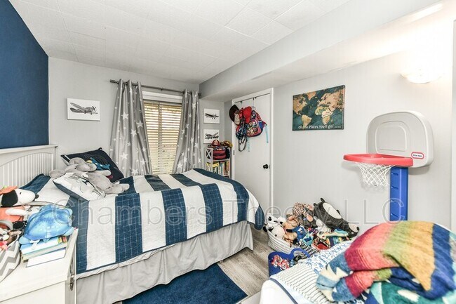 Building Photo - 1774 Dogwood Dr