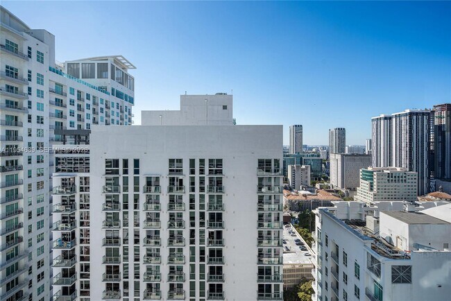 Building Photo - 253 NE 2nd St