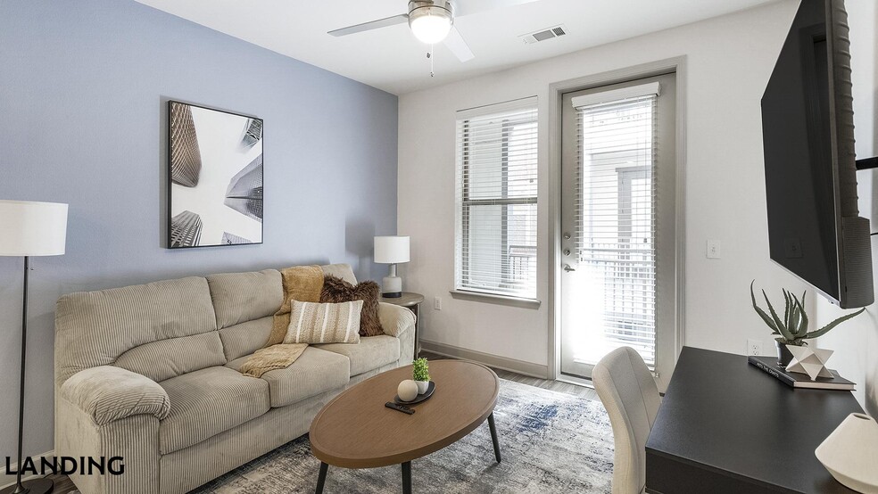 Building Photo - 2800 NE Green Oaks Blvd