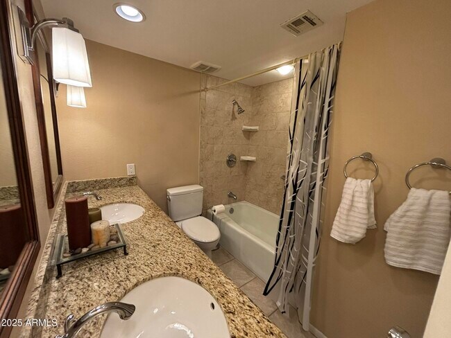 Building Photo - 3625 E Garden Dr