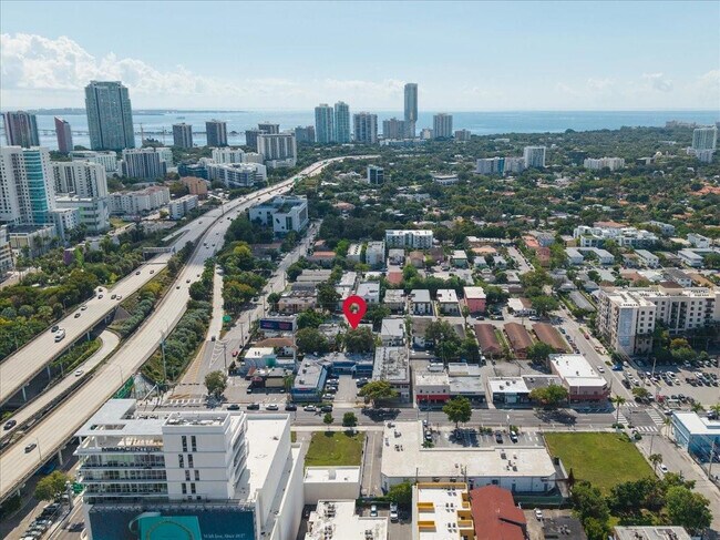 Building Photo - 421 SW 9th St