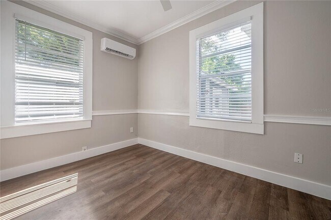 Building Photo - 236 W North St