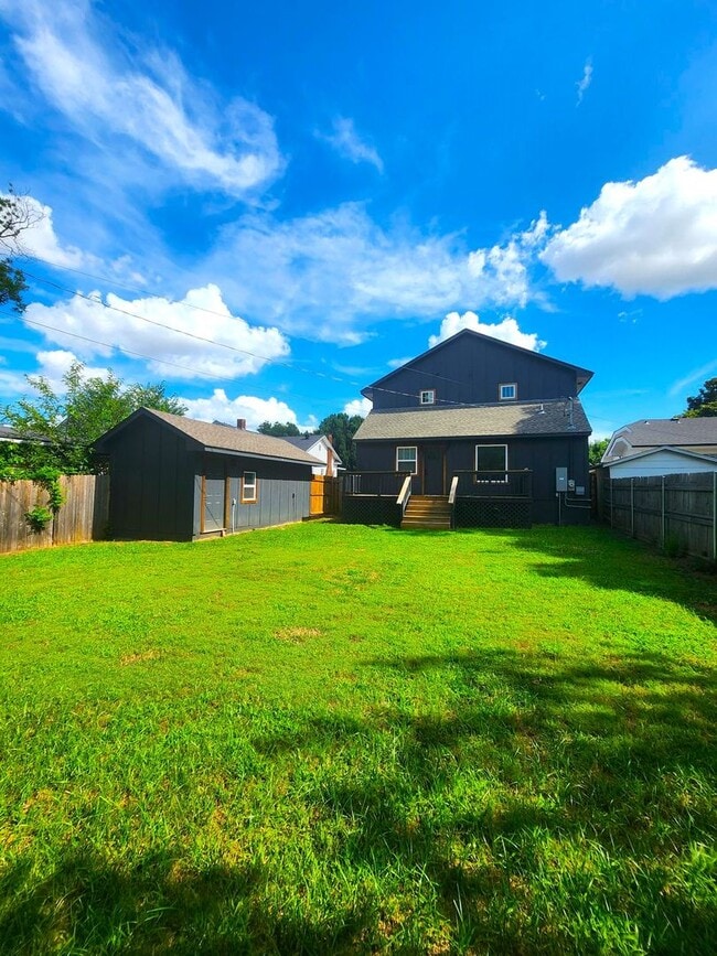 Building Photo - 3 Bed 2.5 Bath 1 Car Garage Built New 2021 in Gatewood Addition