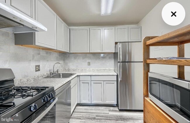 Building Photo - 14 Mountbatten Ct