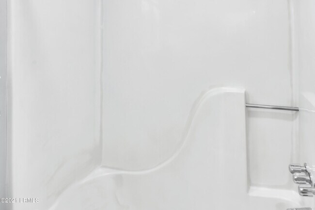 Building Photo - 25 Robin Way