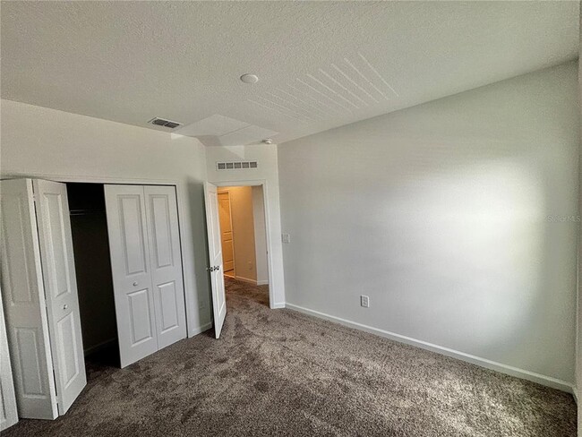 Building Photo - 2634 Armstrong Ave
