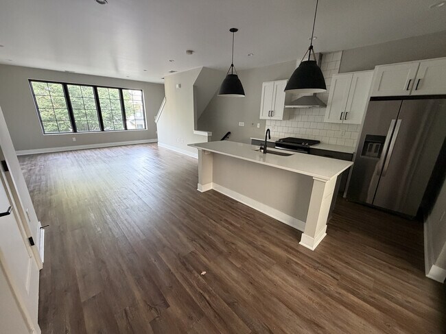 Building Photo - 357 Loeffler Ave