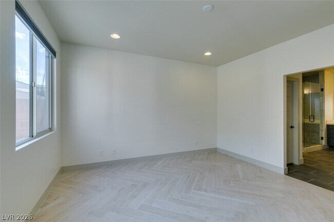 Building Photo - 9009 Janice Glen Ave