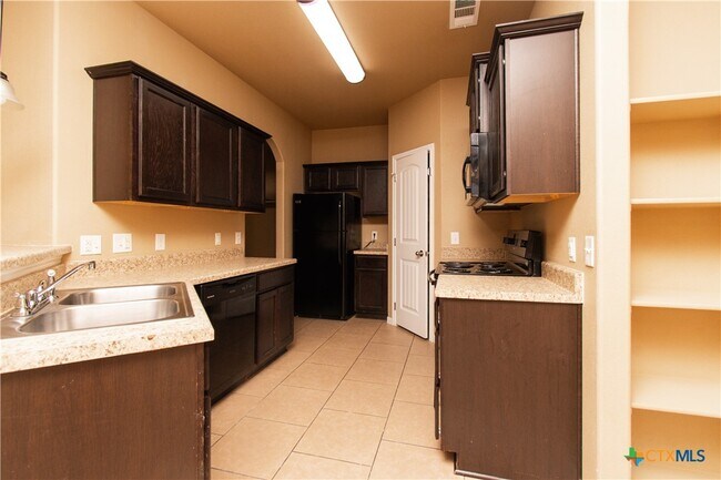 Building Photo - 4602 Cambridge Dr