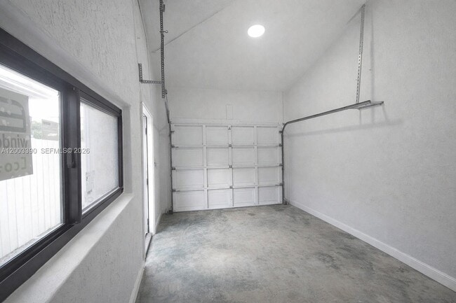 Building Photo - 1610 NW 31st Ave