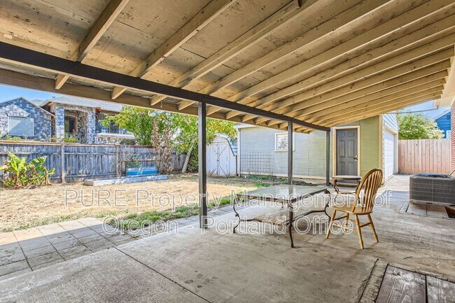 Building Photo - 3740 SE 134th Ave