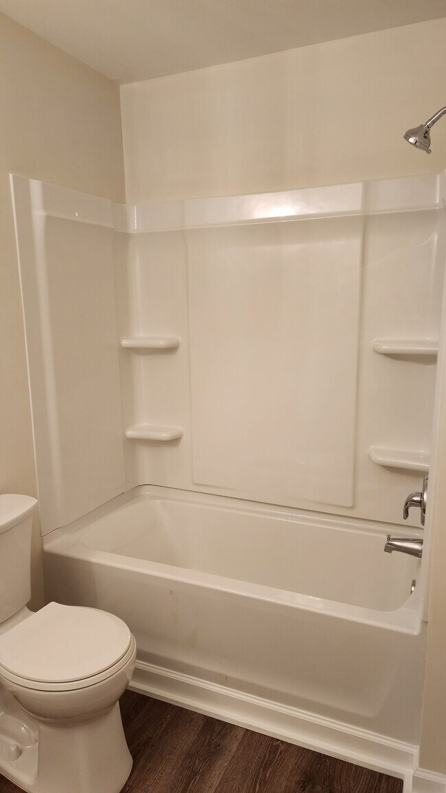 Building Photo - 900 Trowman Ln