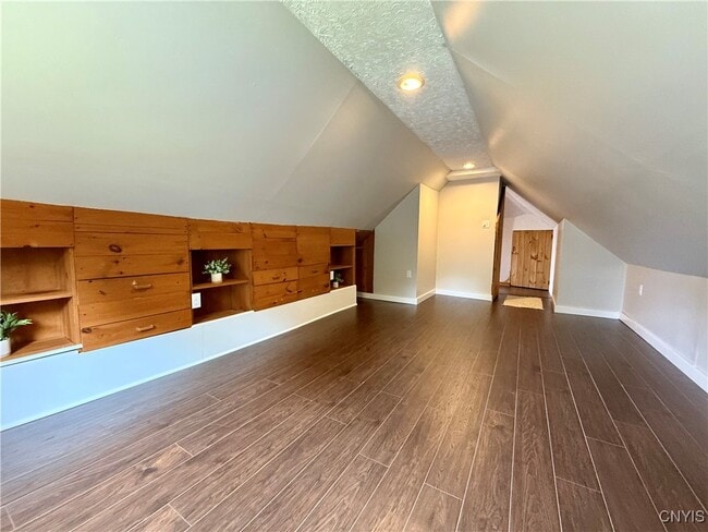 Building Photo - 37 White St