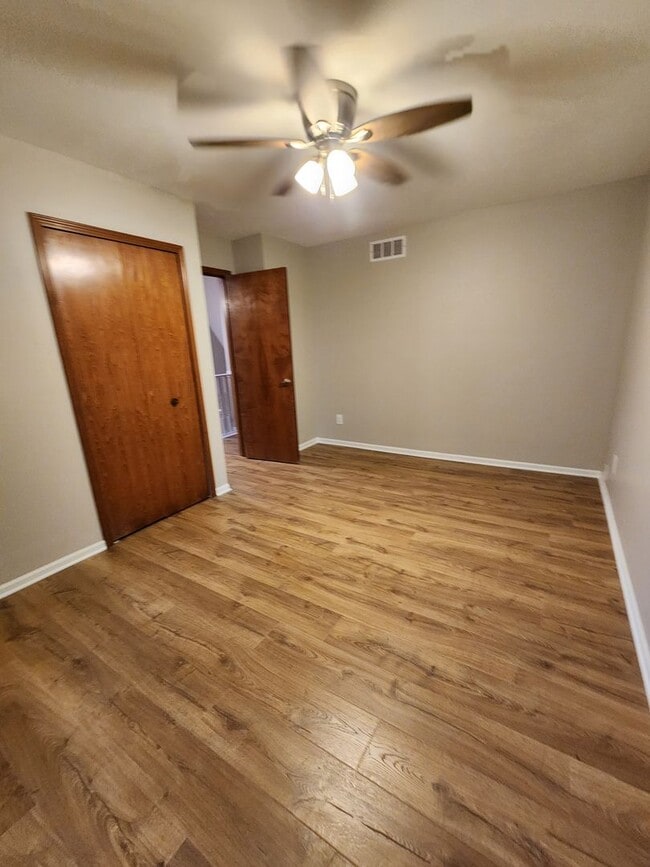 Building Photo - 4 Bedroom Home For Rent in Solon
