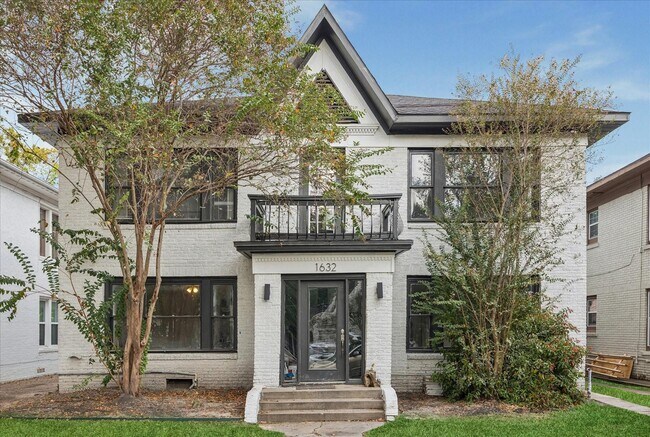 Primary Photo - 1632 Hawthorne St