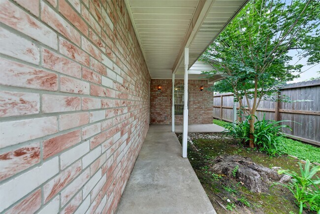 Building Photo - 418 Texas St