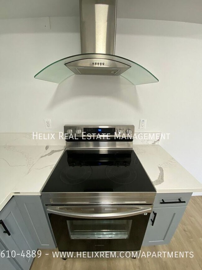 Building Photo - 1313 Huntington Dr