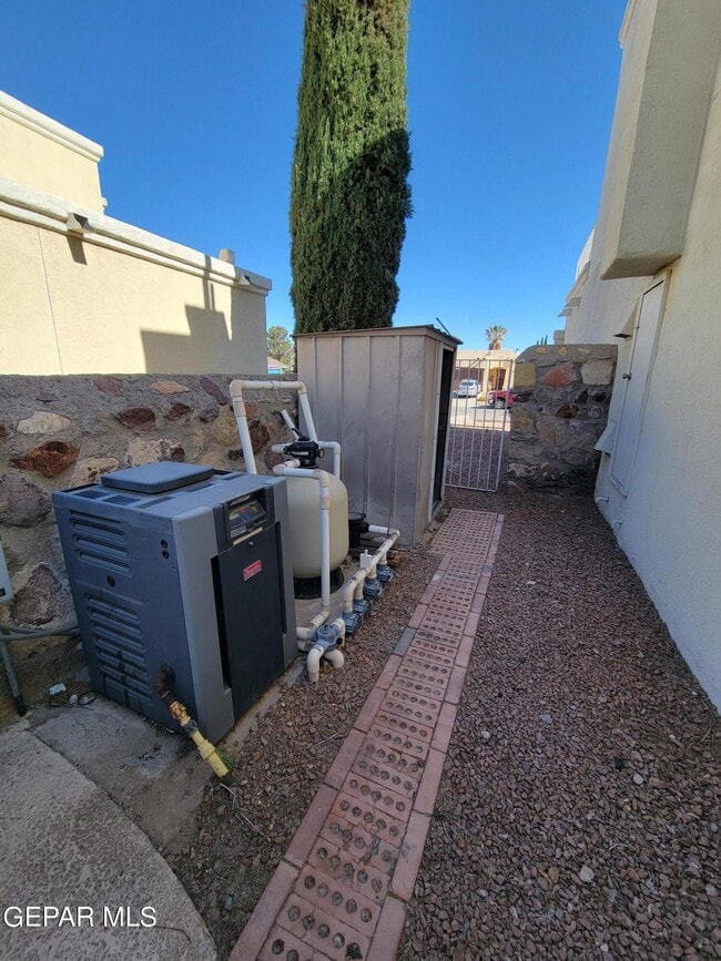 Building Photo - 6920 Imperial Ridge Dr