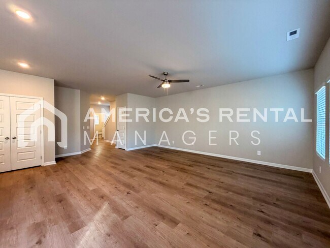 Building Photo - Spacious 4-Bedroom Home with Upstairs Loft!