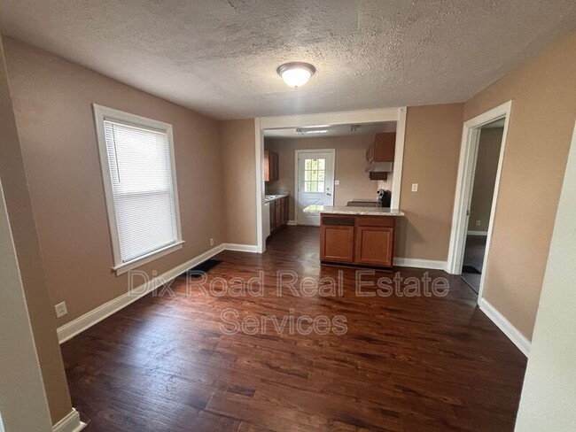 Building Photo - 2237 Nomad Ave
