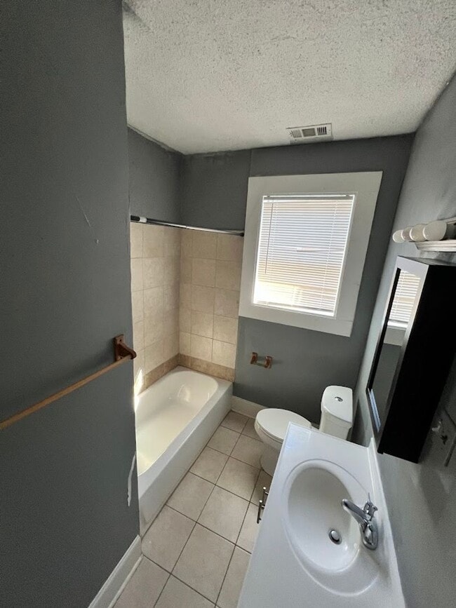 Building Photo - MOVE IN READY