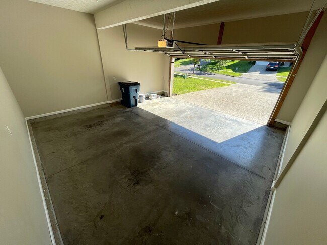 Building Photo - 10704 Copper Ridge Dr