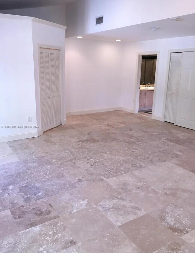 Building Photo - 3087 Shipping Ave