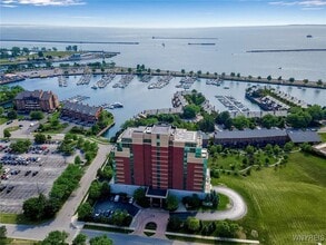 Building Photo - 132 Lakefront Blvd