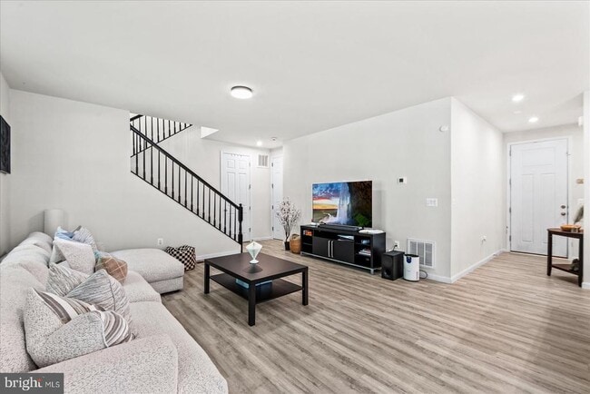 Building Photo - 2848 White Tail Dr