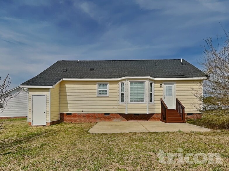 Building Photo - 713 Ilex Ct