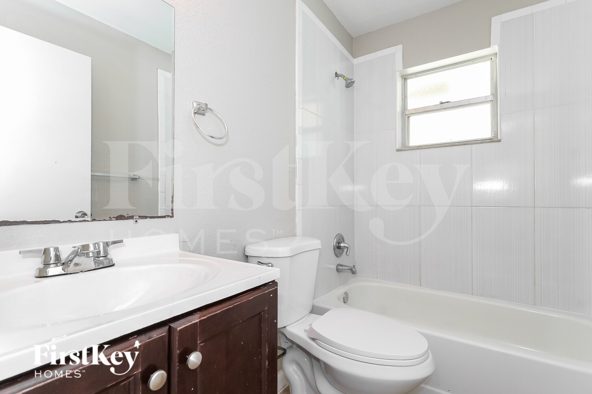 Building Photo - 6129 Moonbeam Dr