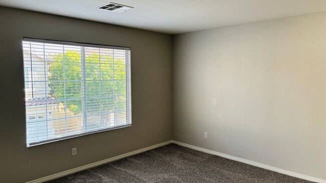 Building Photo - 7289 Larix Rd