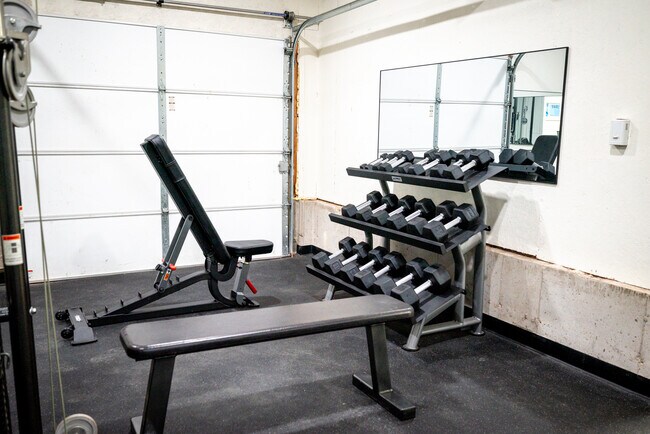 Building Photo - 1205 Emerald Terrace