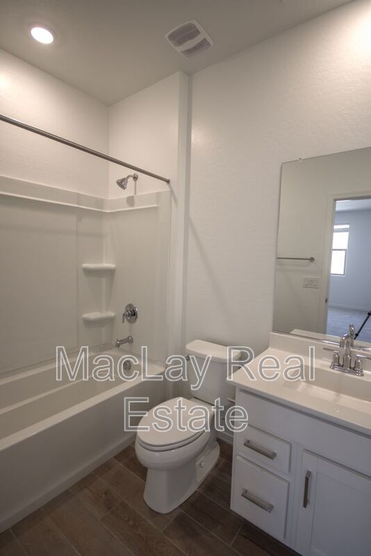 Building Photo - 21326 W Roanoke Ave