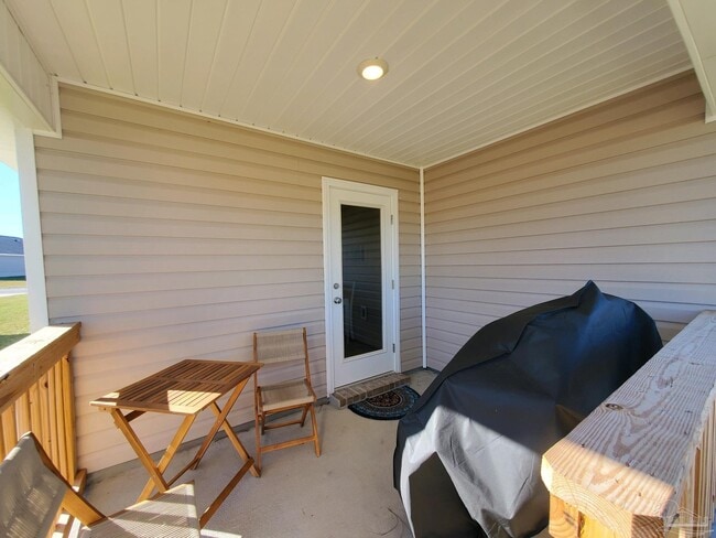 Building Photo - 5967 Smarty Jones Wy