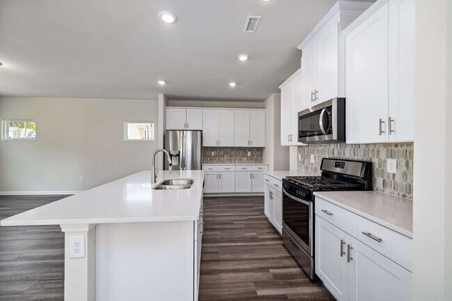 Building Photo - 4BR/2.5BA Home – 2,151 Sq Ft | Prime Location Between Downtown Durham & Brier Creek